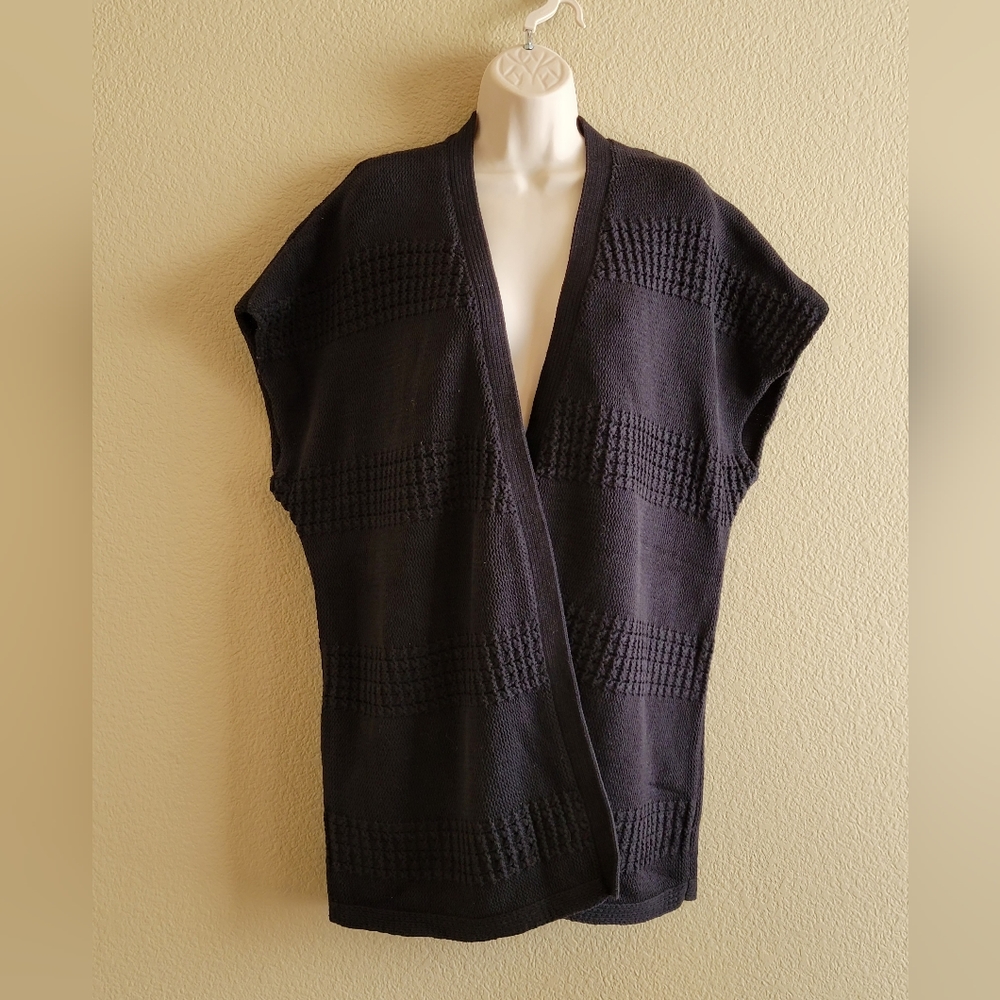 Black knit cap sleeve open cardigan